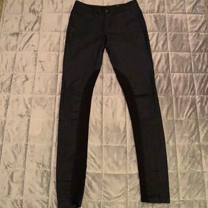 Rag and Bone jeans with details. Size 26